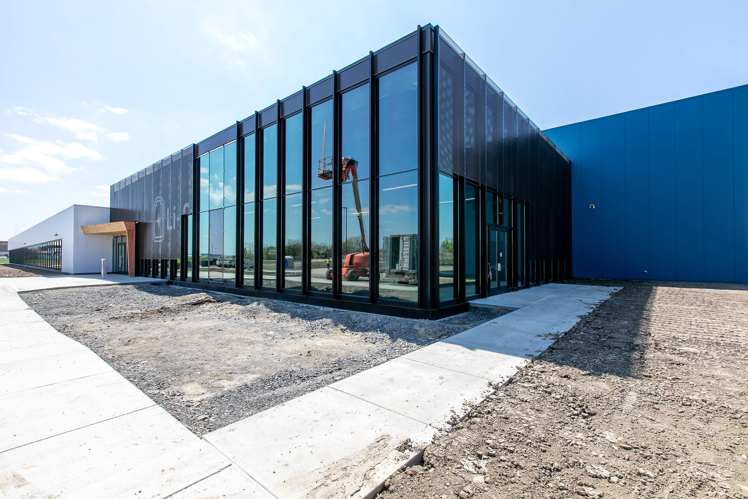 LiCycle Warehouse and Administrative Building Conductor Construction